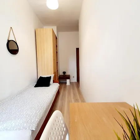 Hostel 44
